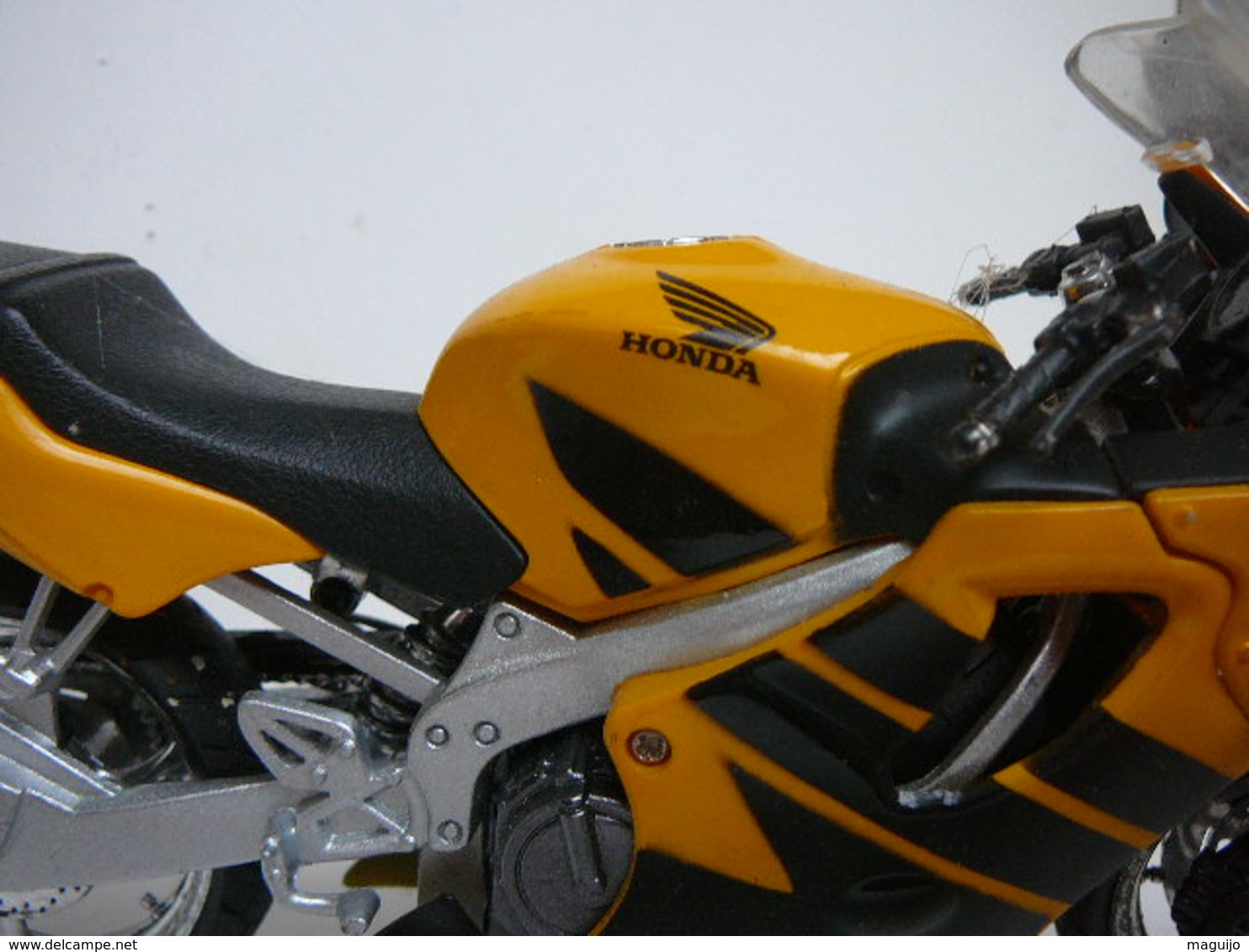 HONDA 600F4- CBR   MOTO  1/12  LIRE ET VOIR !! - Motorcycles