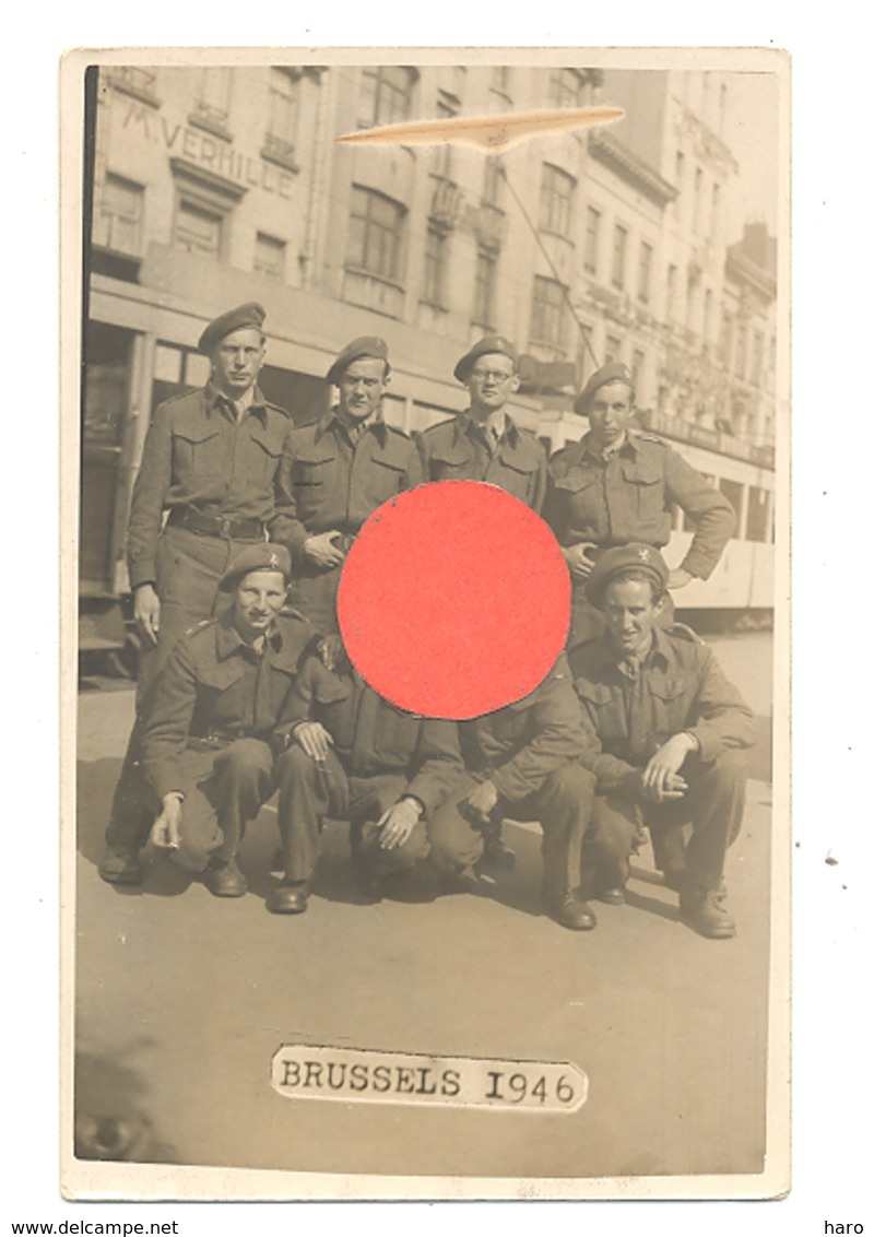 Photo Carte D'un Groupe De Militaires à Bruxelles En 1946 - Armée Belge - Tram, Tramway (b269) - Personnages