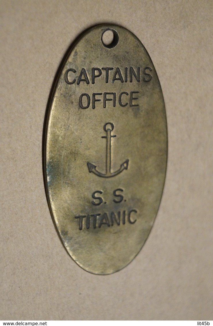 RARE Plaque Ancienne Du S.S.Titanic,Captains Office ,dimensions 65 Mm. Sur 35 Mm.Bateau,paquebot - Other & Unclassified