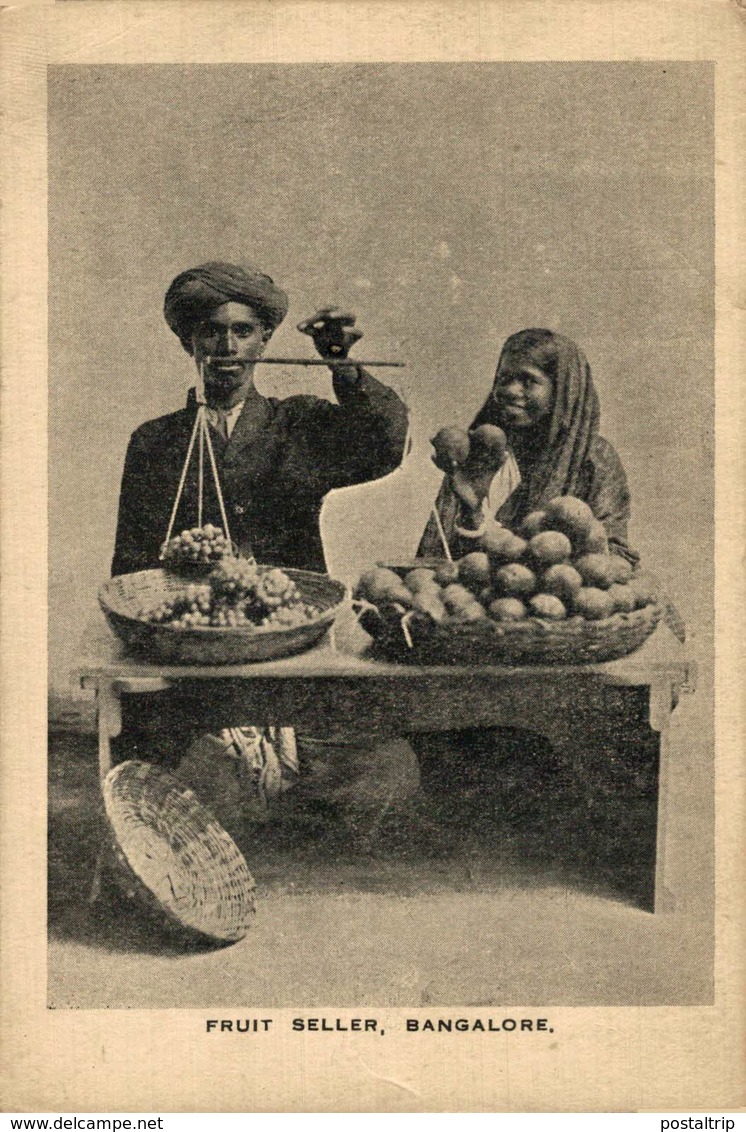 INDIA // INDE. BANGALORE. FRUIT SELLER - India