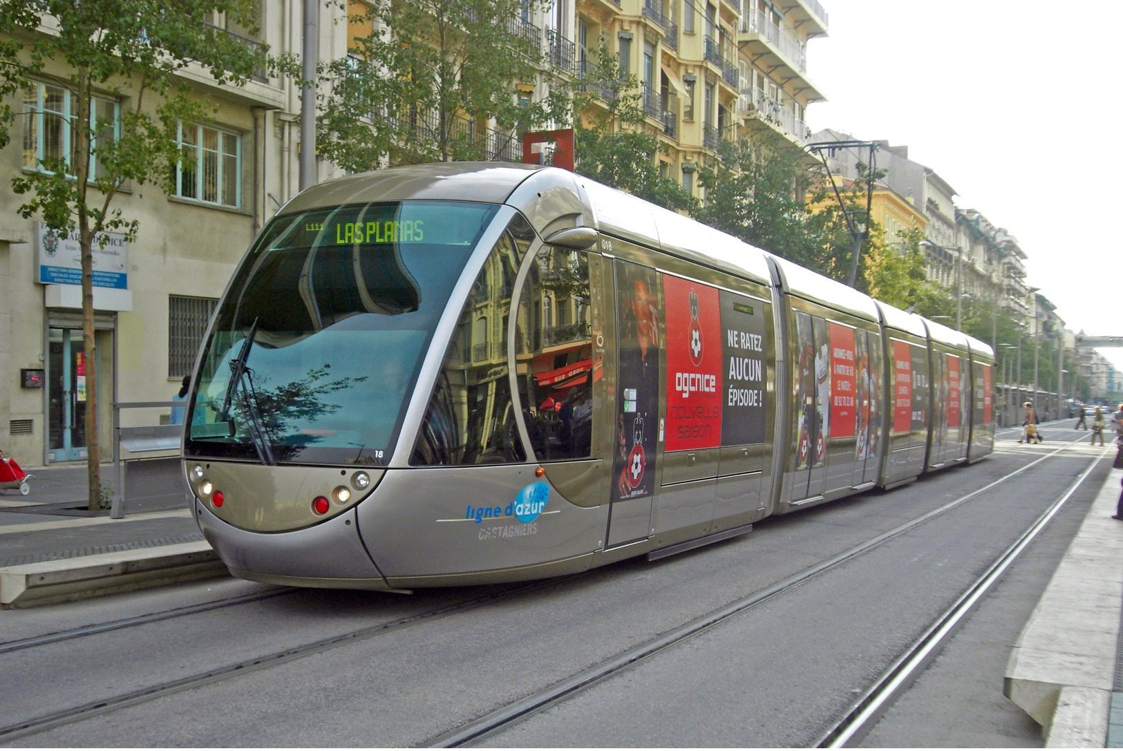 Nice (06) 6/10/2009 - Tramway Ligne 1 - Station Libération Rame Citadis Alstom N°18 Décorée Aux Couleurs De L'OGC Nice - Tranvía