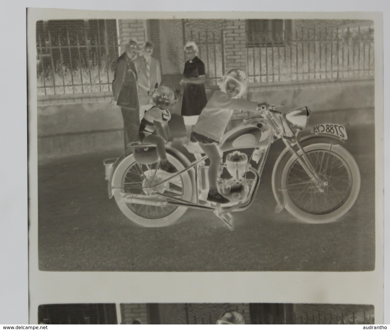 Photographie Belle Moto Marque Automoto 175 Plaque 2788CY5 Avec 2 Enfants + 2 Négatifs - Other & Unclassified