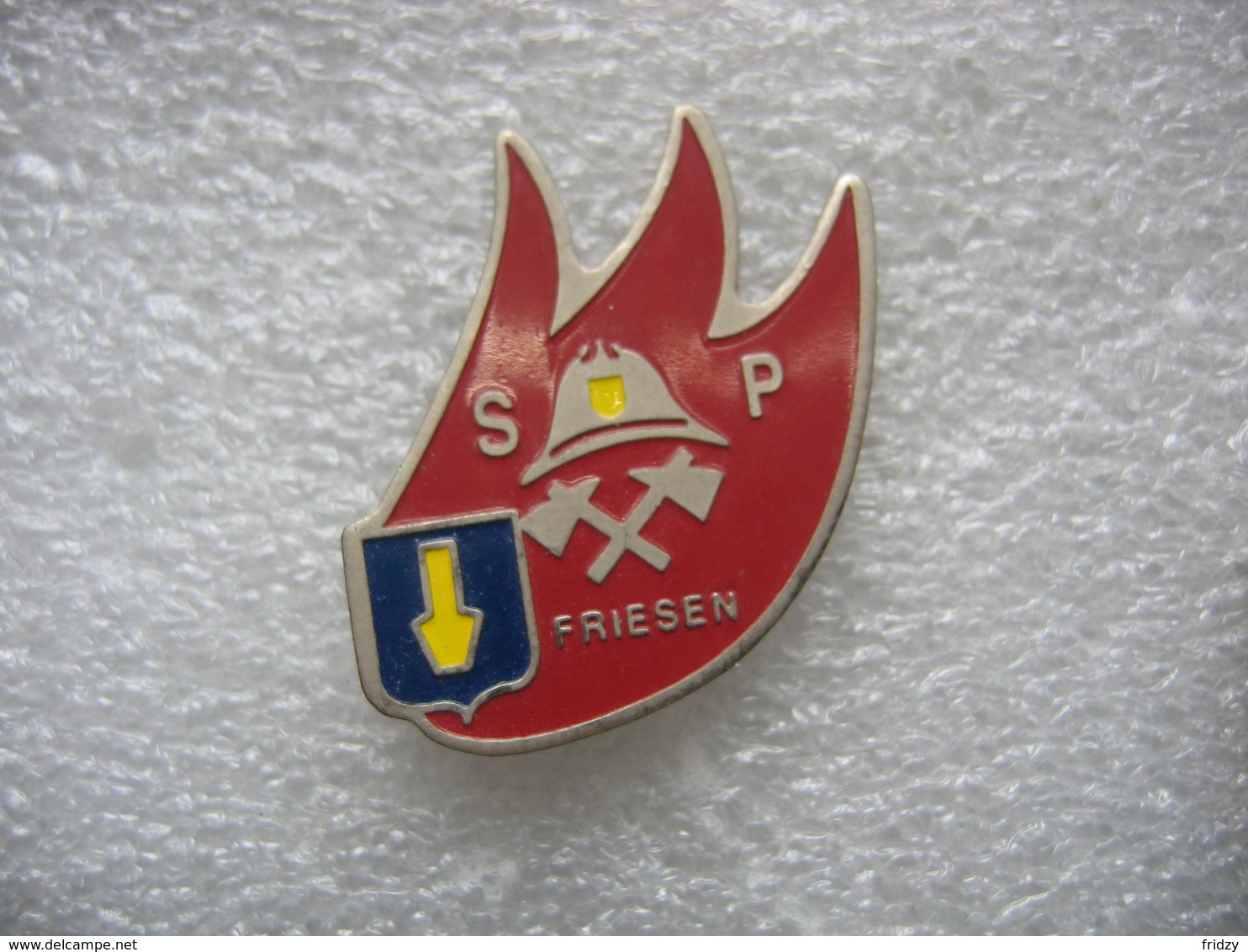 Pin's Des Sapeurs Pompiers De La Commune De FRIESEN (Dépt 68) - Bomberos