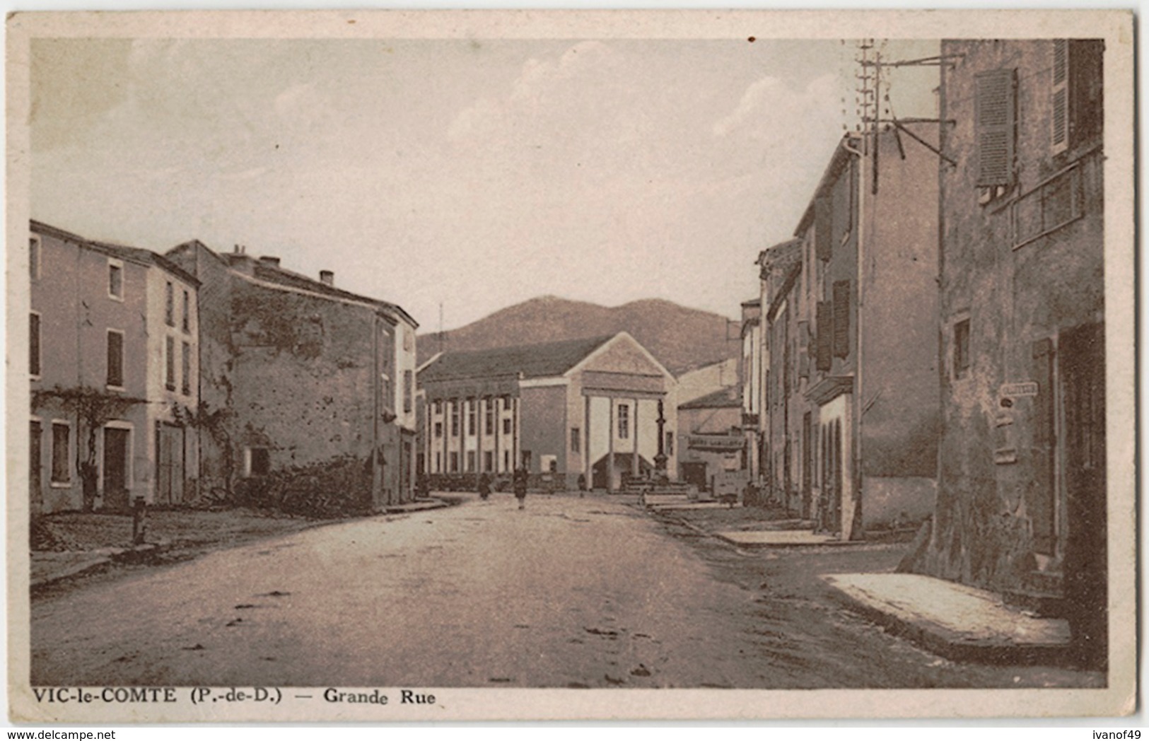 63 - VIC-le-COMTE - CPA - Grande Rue - Vic Le Comte