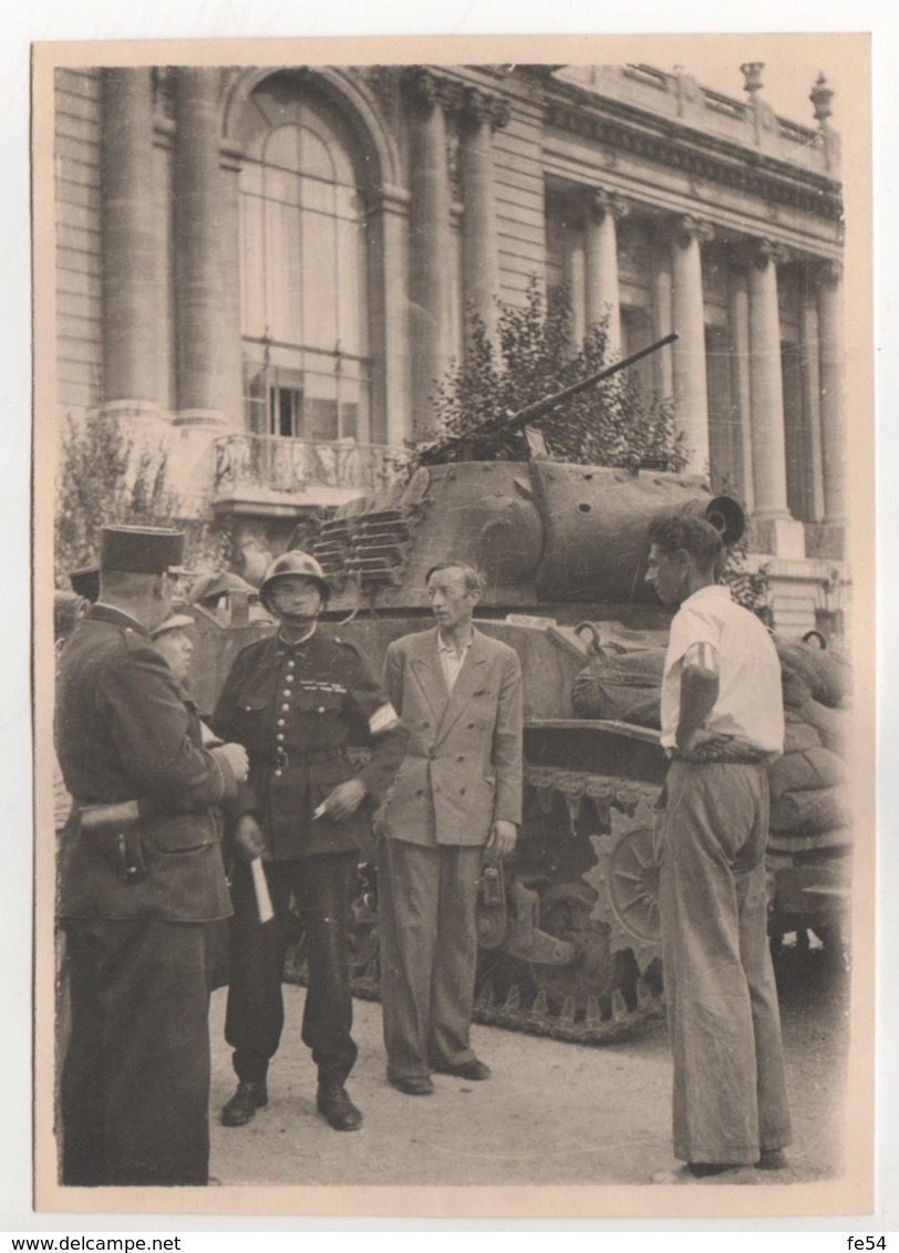 ° PARIS ° LIBERATION ° DEFILE ° TANK ° CHAR ° LOT DE 4 PHOTOS ° - Krieg, Militär