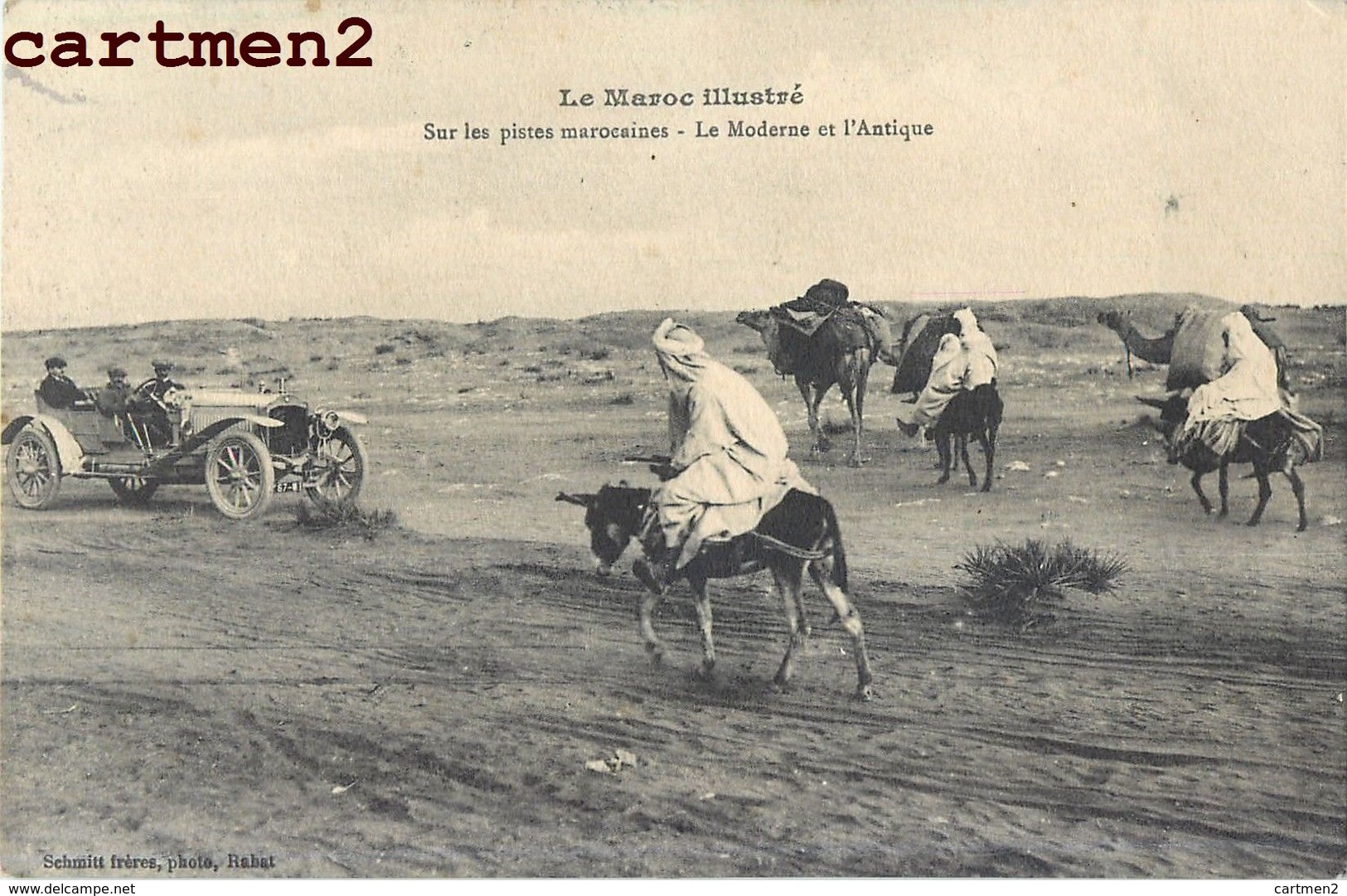 SUR LES PISTES MAROCAINES LE MODERNE ET L'ANTIQUE VOITURE AUTOMOBILE ATTELAGE MAROC AFRIQUE - Autres & Non Classés