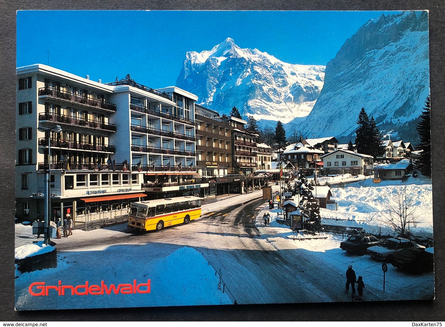 Grindelwald Dorfansicht Postauto - Grindelwald