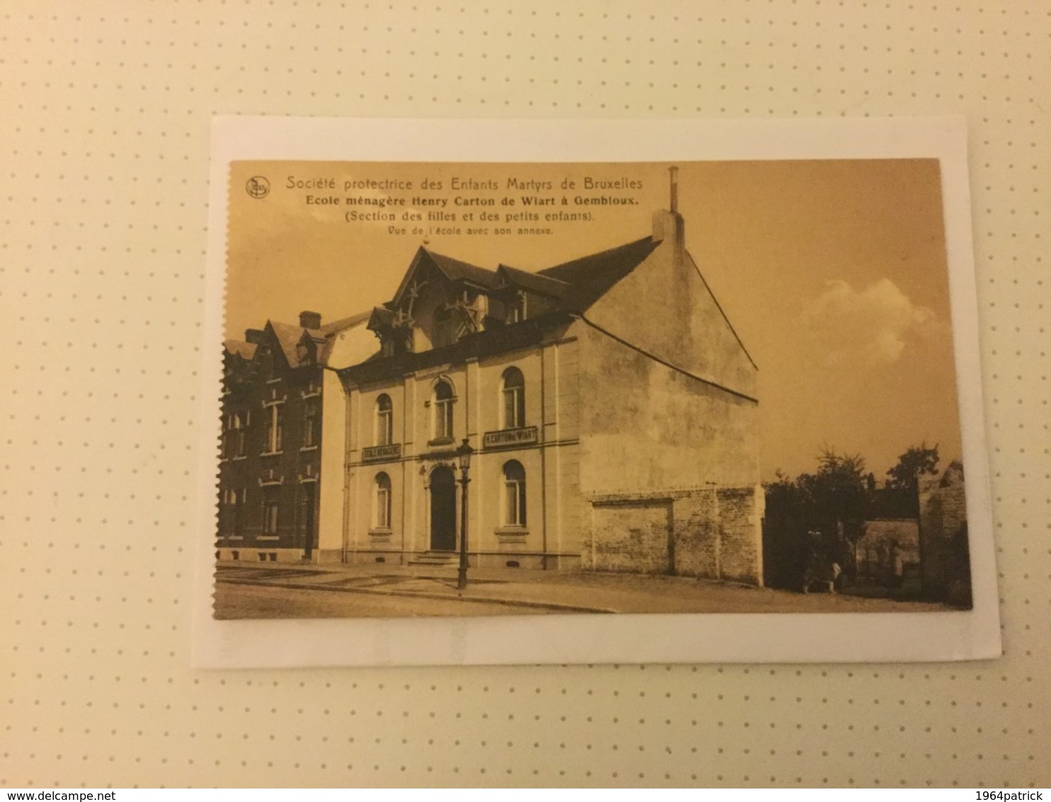 GEMBLOUX   ECOLE MENAGERE HENRY CARTON DE WIART  A GEMBLOUX   VUE DE L' ECOLE AVEC SON ANNEXE - Gembloux