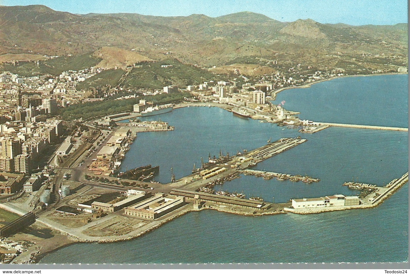 Malaga. Vista Parcial Y Puerto. - Málaga