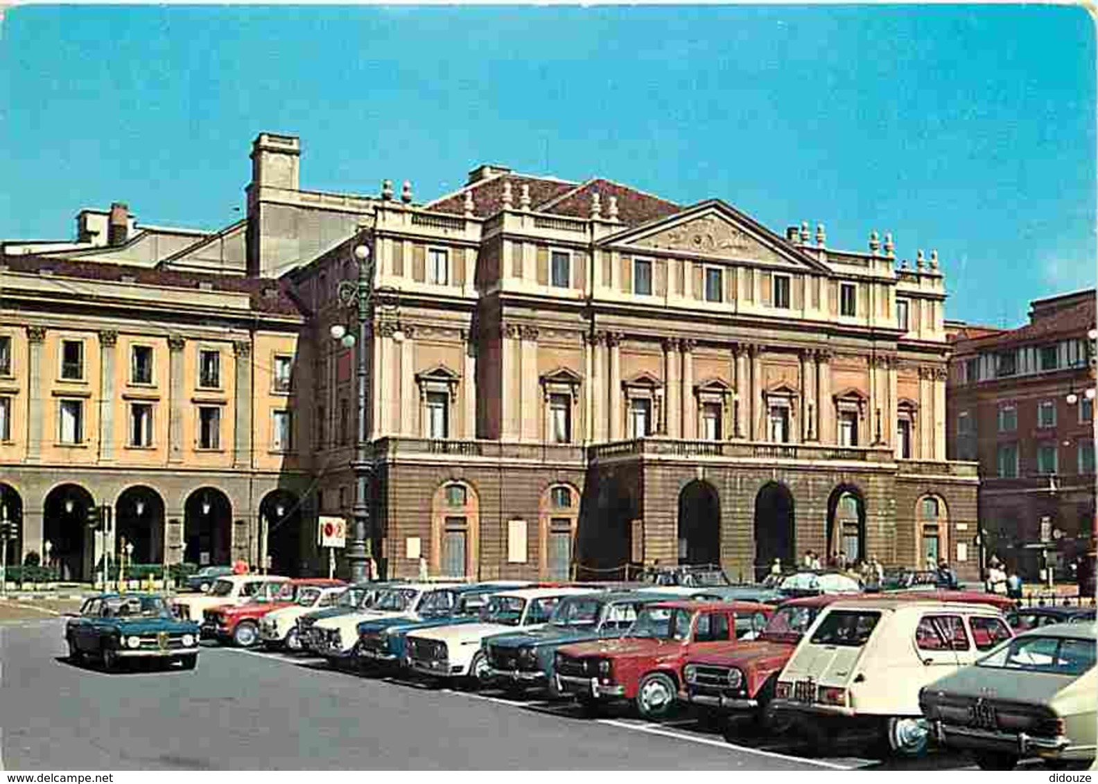 Automobiles - Petit Plan - Italie - Milano - Teatro Alla Scala - Voir Scans Recto-Verso - Passenger Cars