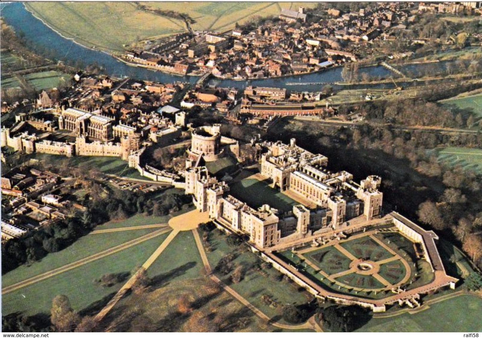 1 AK England * Blick Auf Windsor Castle - Luftbildaufnahme * - Windsor Castle