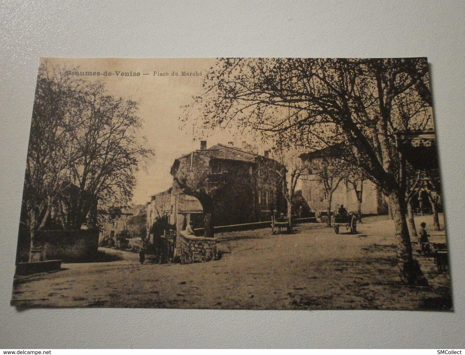 84 Beaumes De Venise, Place Du Marché. Carte Inédite (A2p81) - Beaumes De Venise