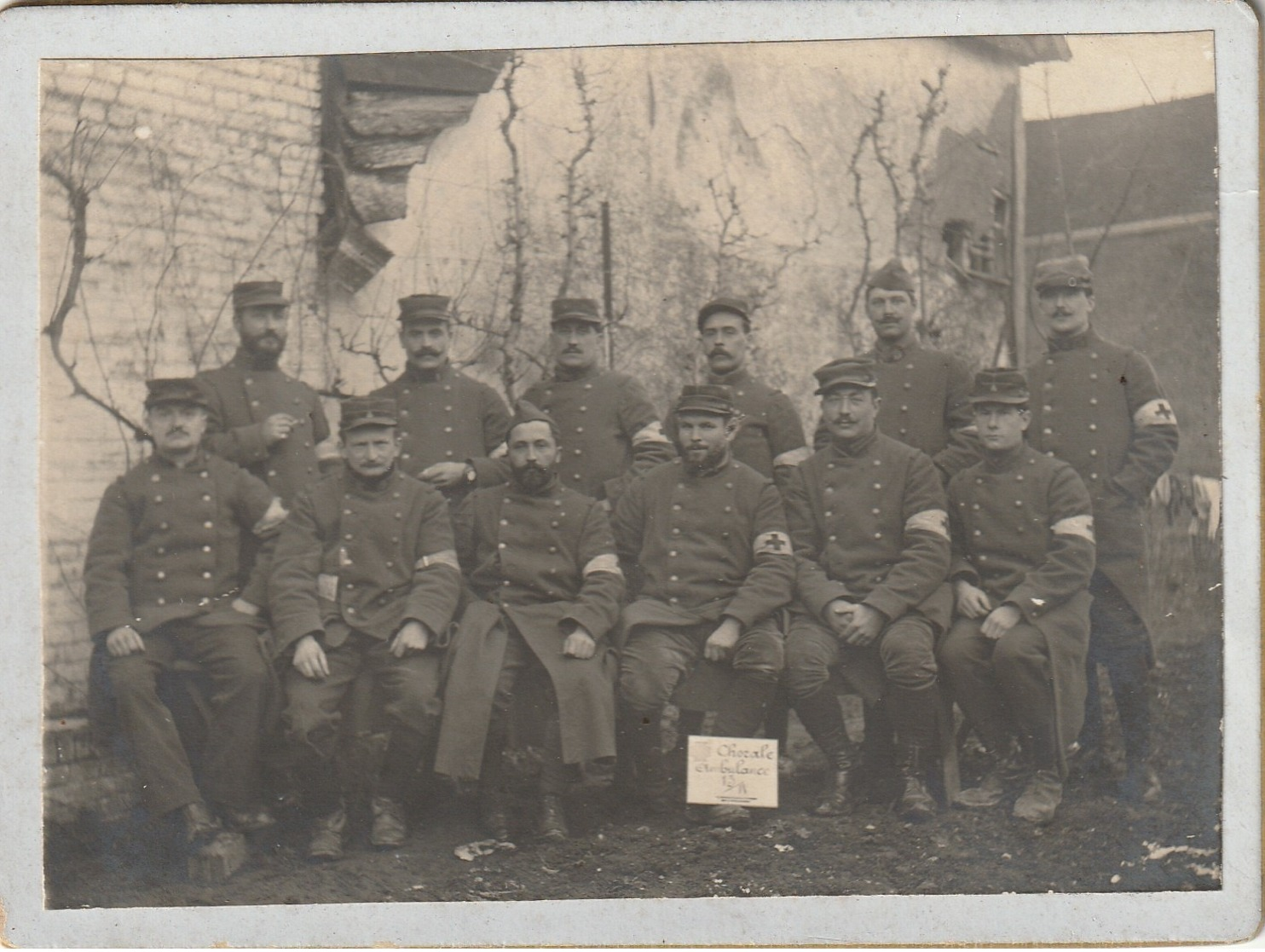 Photo 110 Mm X 80 Mm Sur Carton - Chorale Militaire 13e RGT - 1914-1918 - Infirmiers -Scan R/V - Guerre, Militaire