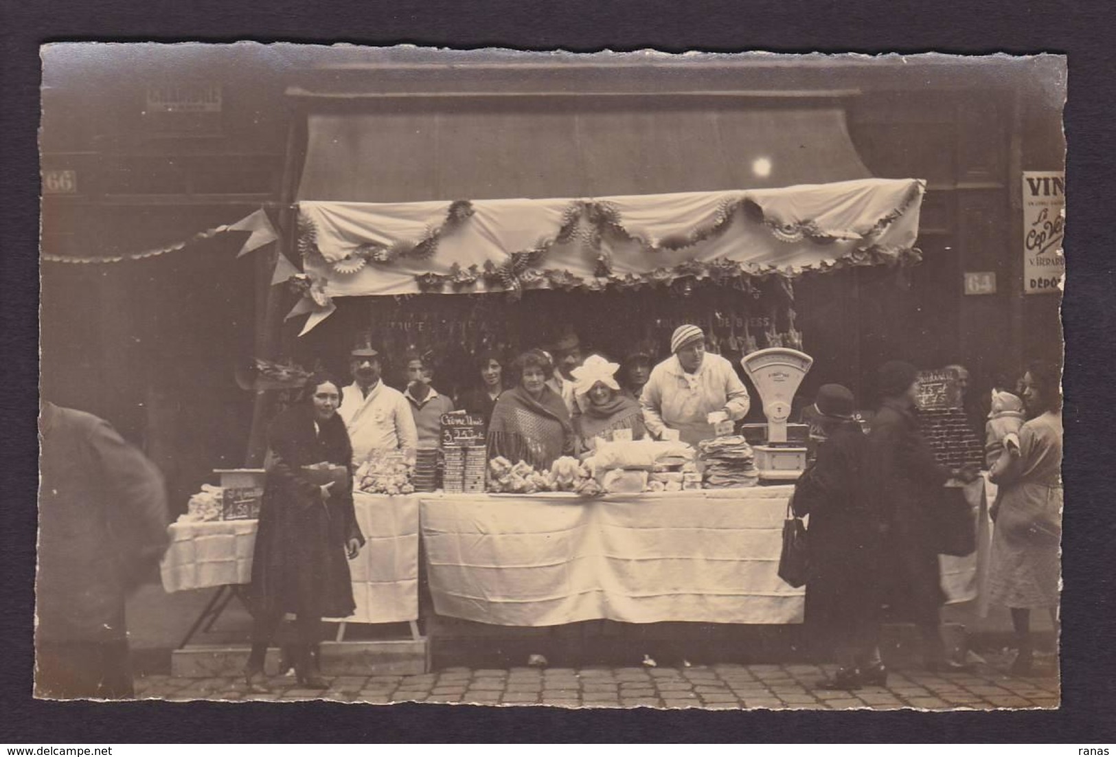 CPA Rhône 69 Lyon Carte Photo RPPC Braderie Shop Devanture Voir Cachet Du Photographe Au Dos BERTRAND - Autres & Non Classés