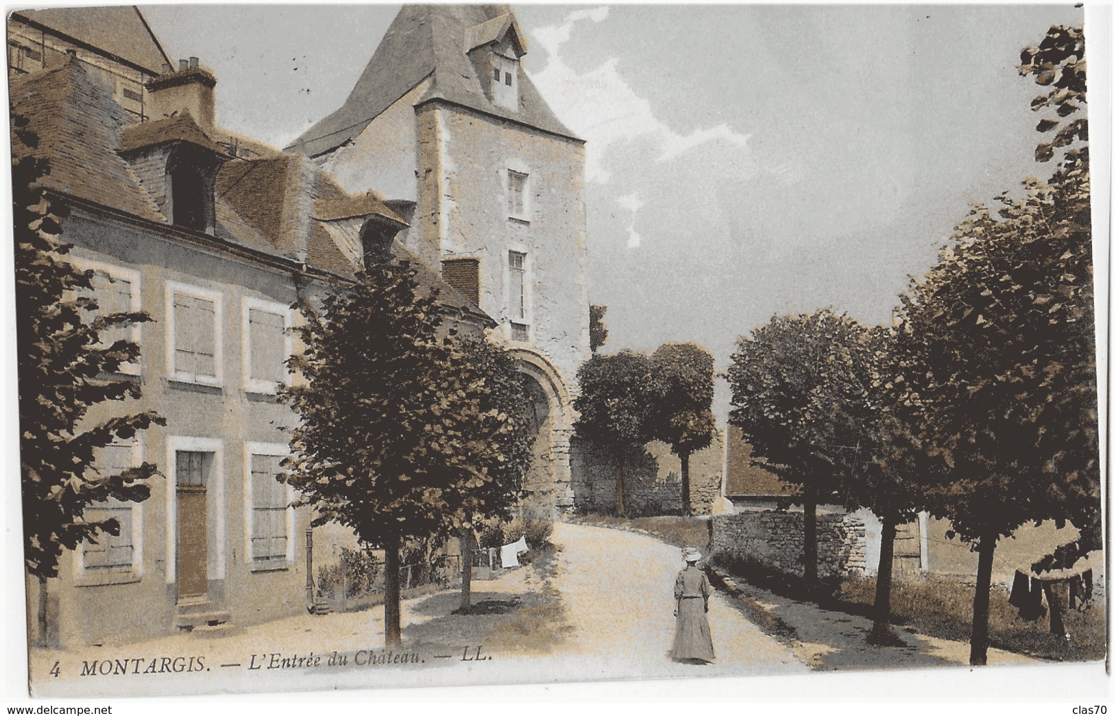 MONTARGIS - L'ENTREE DU CHATEAU - ANIMEE - 1908 - Montargis