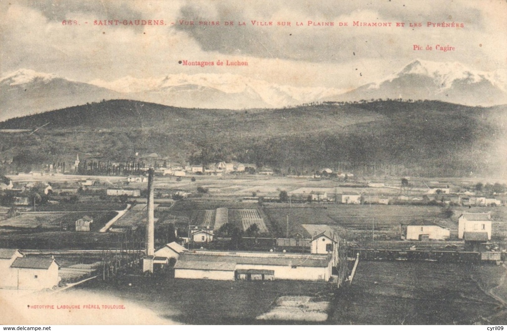 Saint-Gaudens -  Vue Prise De La Ville Sur La Plaine De Miramont Et Les Pyrénées (Labouche N°668) - Saint Gaudens