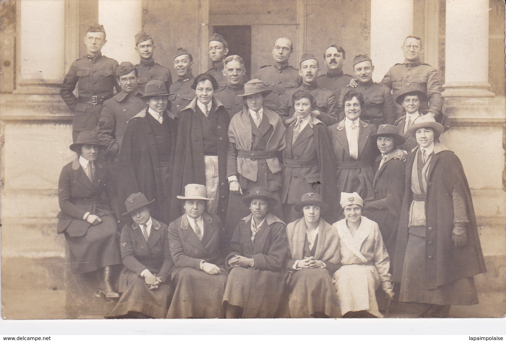 Thèmes > Militaria >Carte Photo  Groupe De Militaires Et Infirmières Américain Ou Canadien - Personen