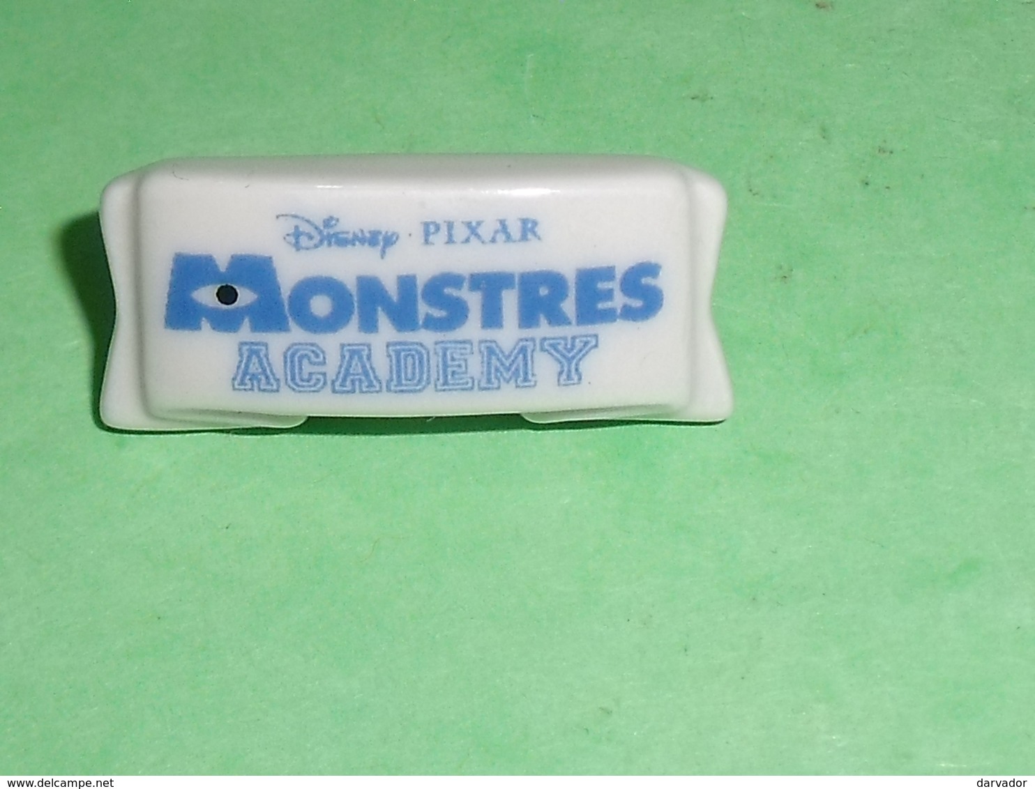 Fèves / Disney  : Monstre Academy , Fève Gagnante   T65 - Disney