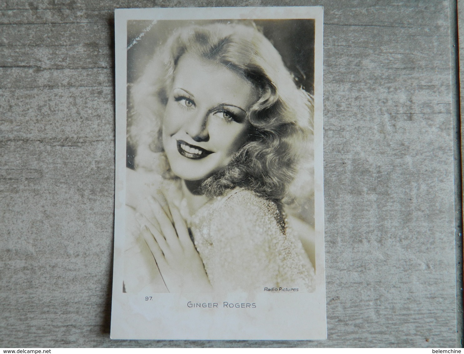 GINGER ROGERS                  ACTRICE ET DANSEUSE AMERICAINE            PHOTOGRAPHIE  RADIO PICTURE - Künstler