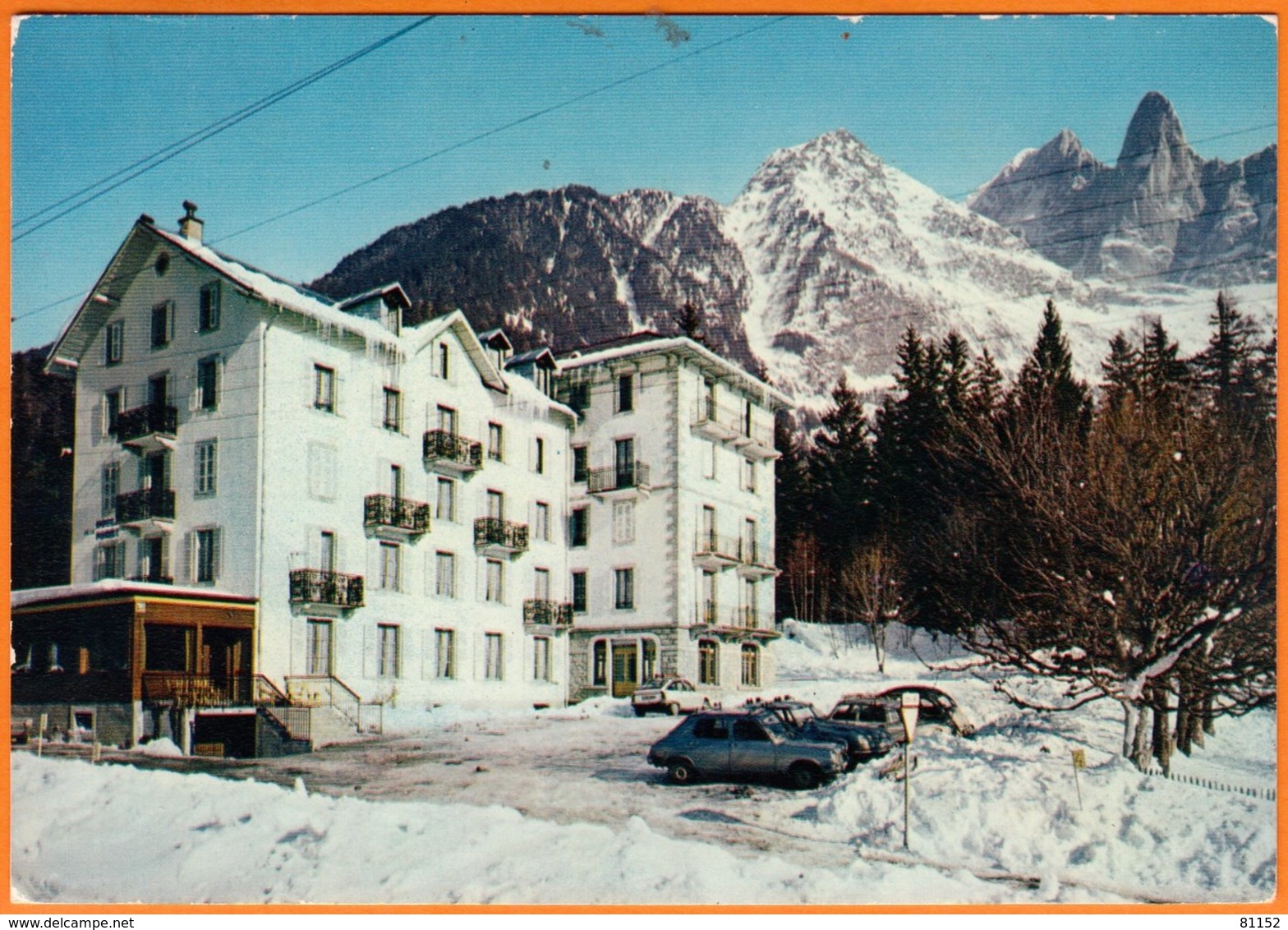 74400   CHAMONIX - LES TINES Hte-Savoie CPM " Village De Vacances LA FORET DES TINES " Non écrite  VOITURES DS  2CV... - Chamonix-Mont-Blanc