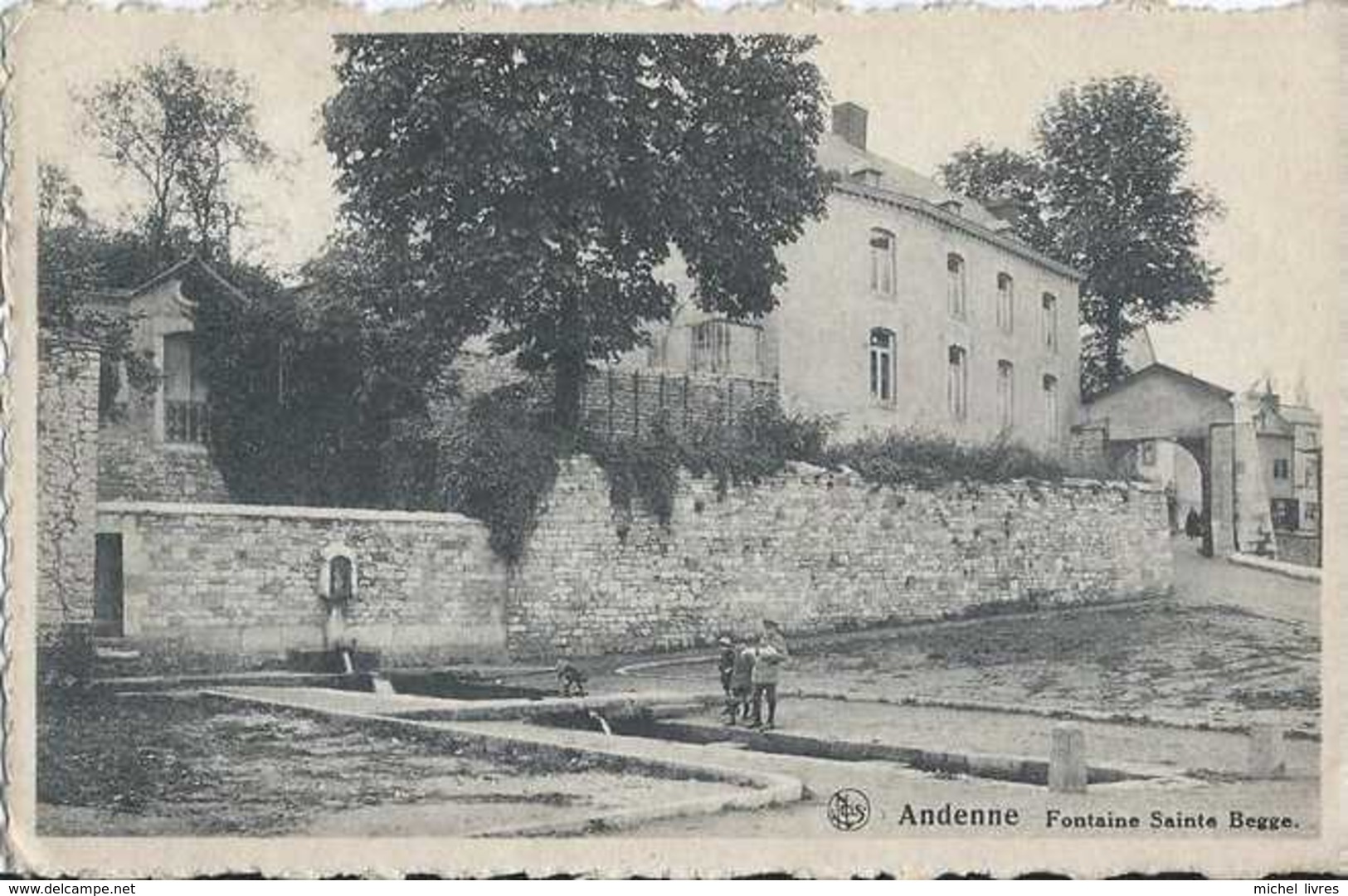 Andenne - Fontaine Sainte Begge - Circulé - Animée - TBE - Andenne