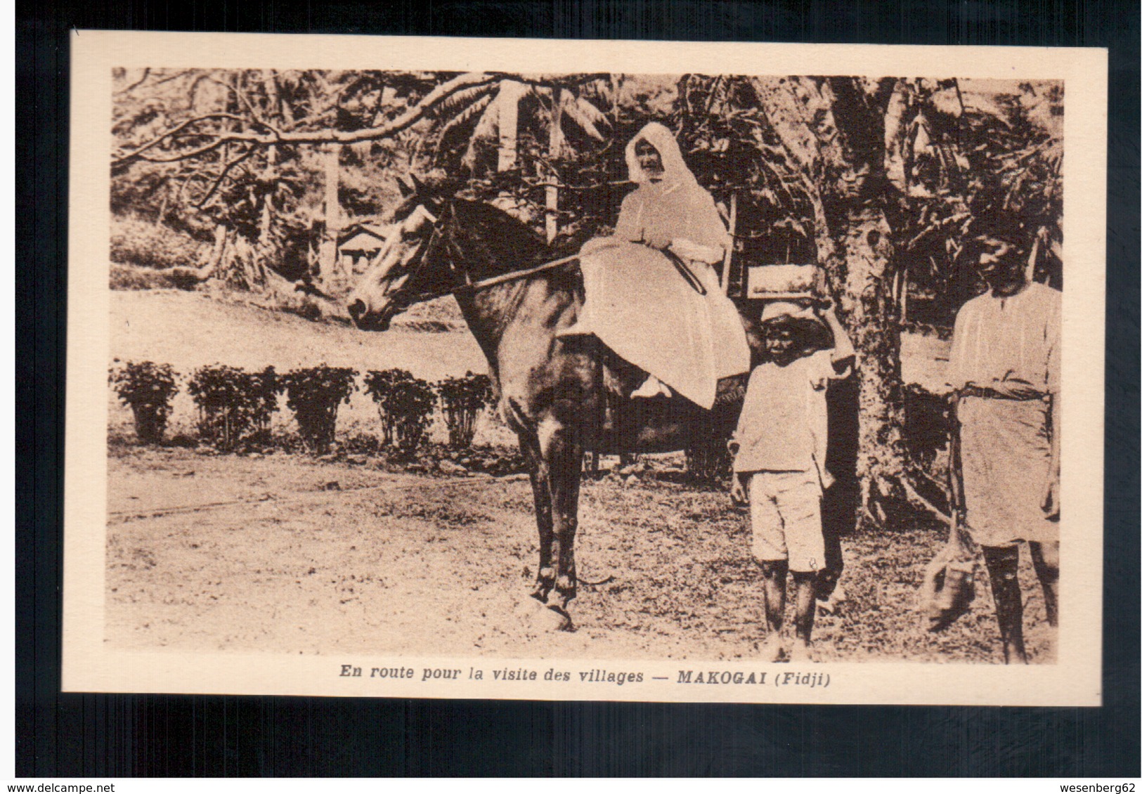 FIDJI   MAKOGAI En Route Pour La Visite Des Villages Old Postcard (2) - Fidji