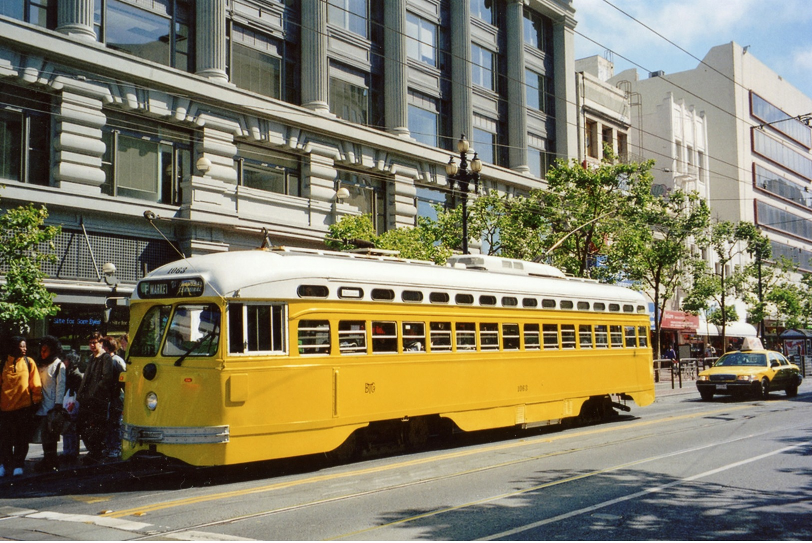 San Francisco (Californie – U.S.A.)  Tramway - Ligne F - Rame PCC N°1063 Aux Couleurs De Baltimore Transit Co - San Francisco
