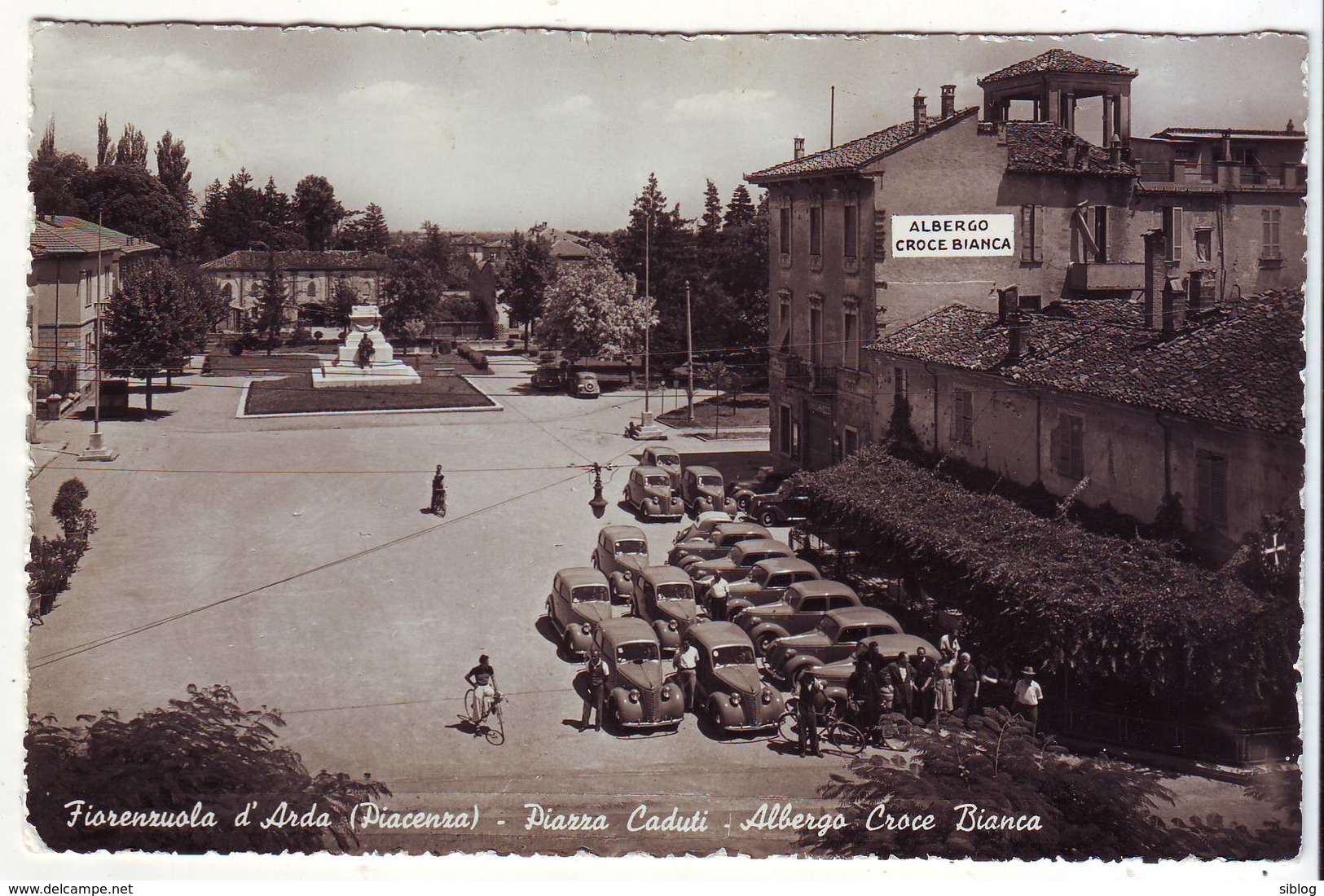 CPSM - FIORENZUOLA D'ARDA (Piacenza) Piazza Caduti - Albergo Croce Bianca - Piacenza