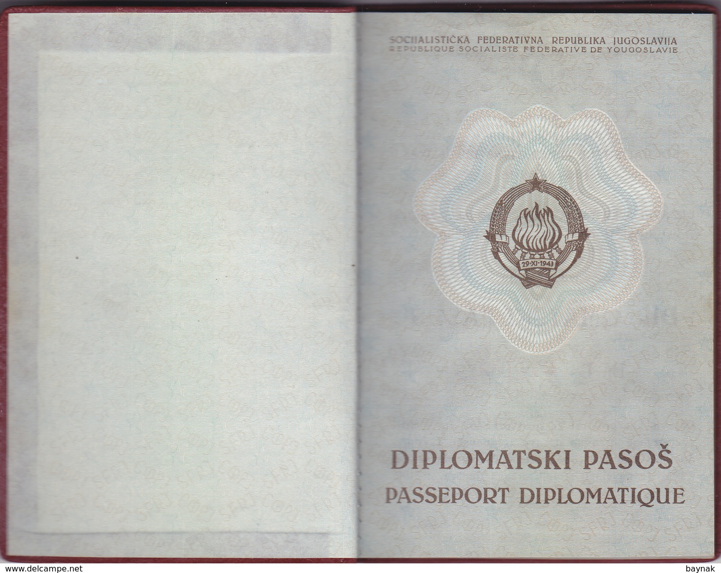 SFRJ  - YUGOSLAVIA  - DIPLOMATIC PASSPPORT  - SON OF YU CONSUL IN TRIESTE, ITALIA  - 1969  - DIPLOMATIC VISA  3 YEAR - Historische Dokumente