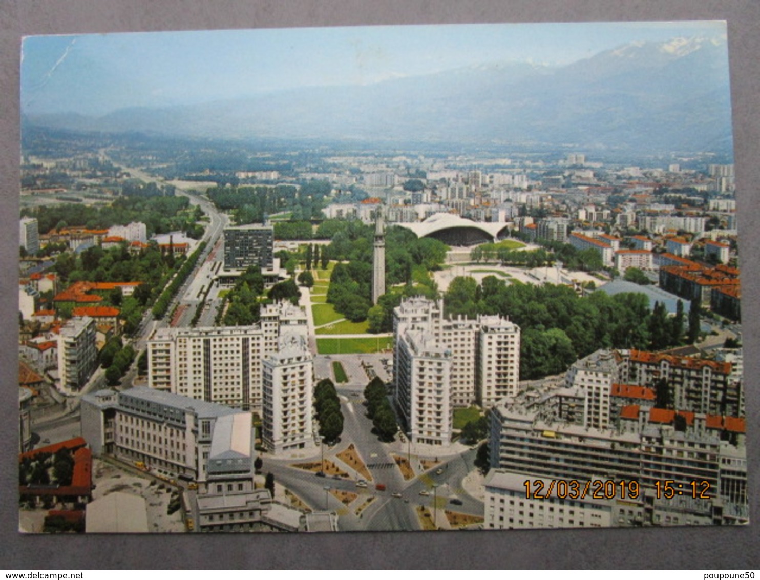 CP 38 Isère GRENOBLE - Parc Paul Mistral Boulevard Jean Pain Et La Chaine De Belledonne, Immeubles Type HLM - Grenoble