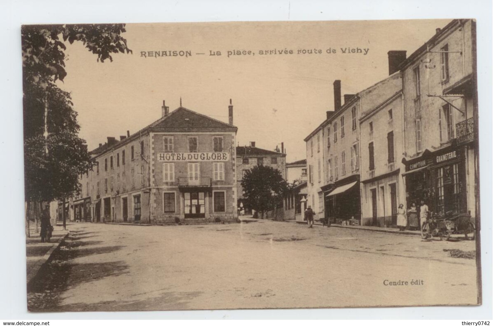 CPA LOIRE RENAISON ANIME PLACE ROUTE DE VICHY MOTO SIDE CAR DEVANT COMMERCE BE - Other & Unclassified