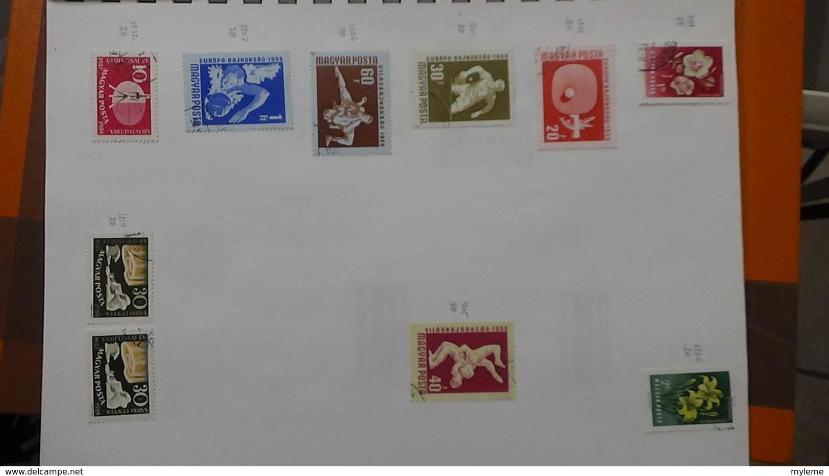 A239 Cahier de timbres de Hongrie dont fin de catalogue. A saisir !!! Voir commentaires