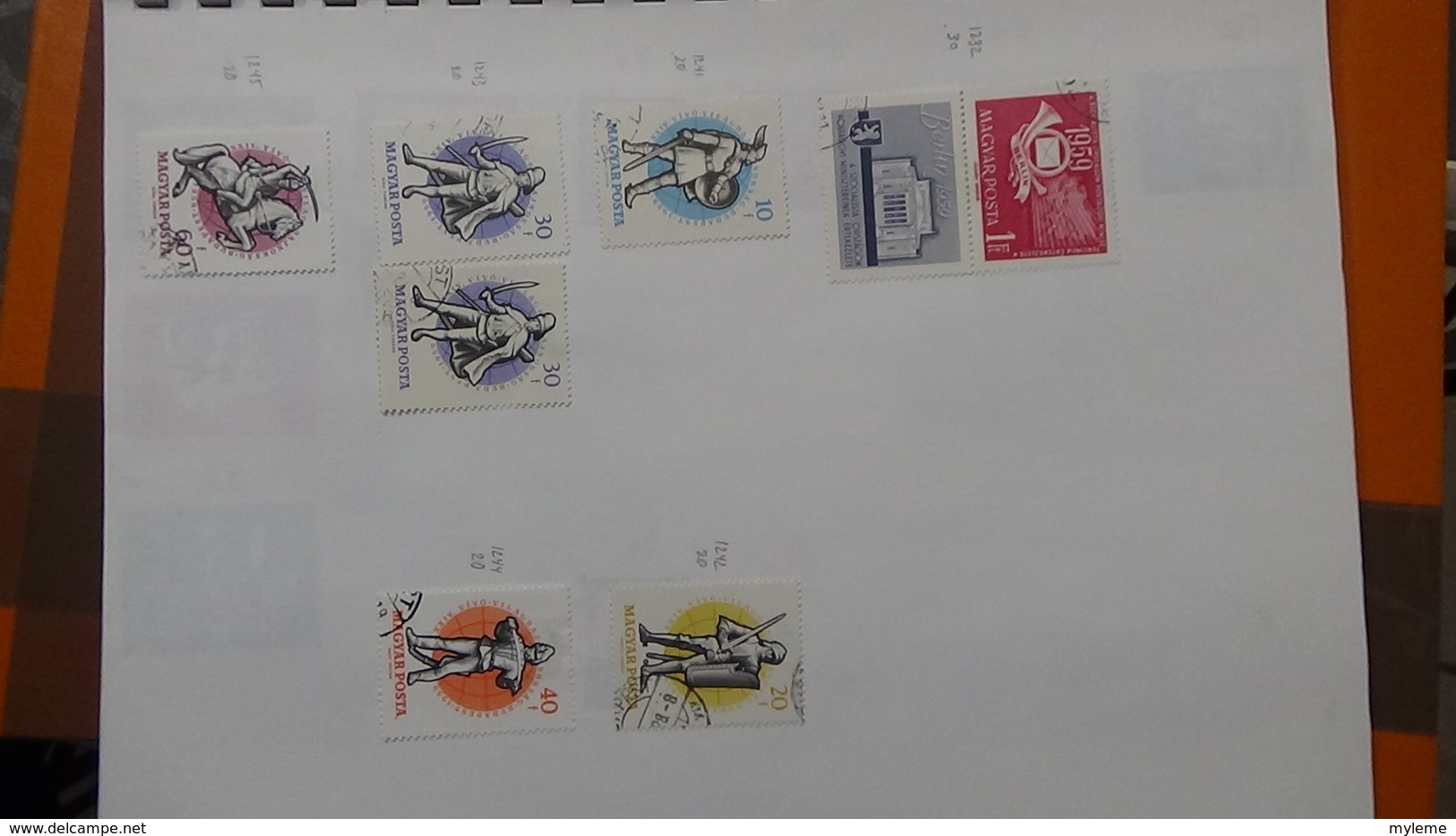 A239 Cahier de timbres de Hongrie dont fin de catalogue. A saisir !!! Voir commentaires