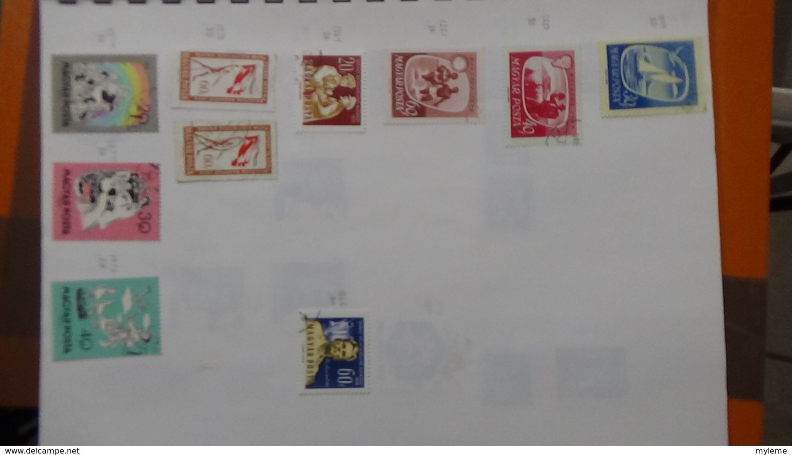 A239 Cahier de timbres de Hongrie dont fin de catalogue. A saisir !!! Voir commentaires