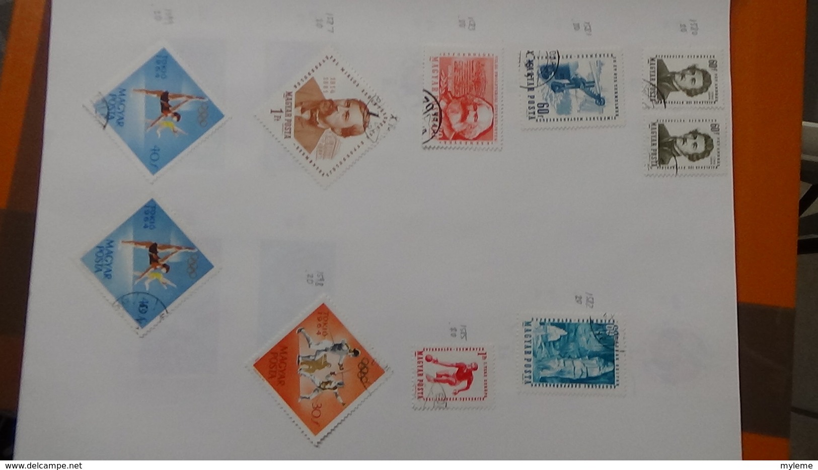 A239 Cahier de timbres de Hongrie dont fin de catalogue. A saisir !!! Voir commentaires