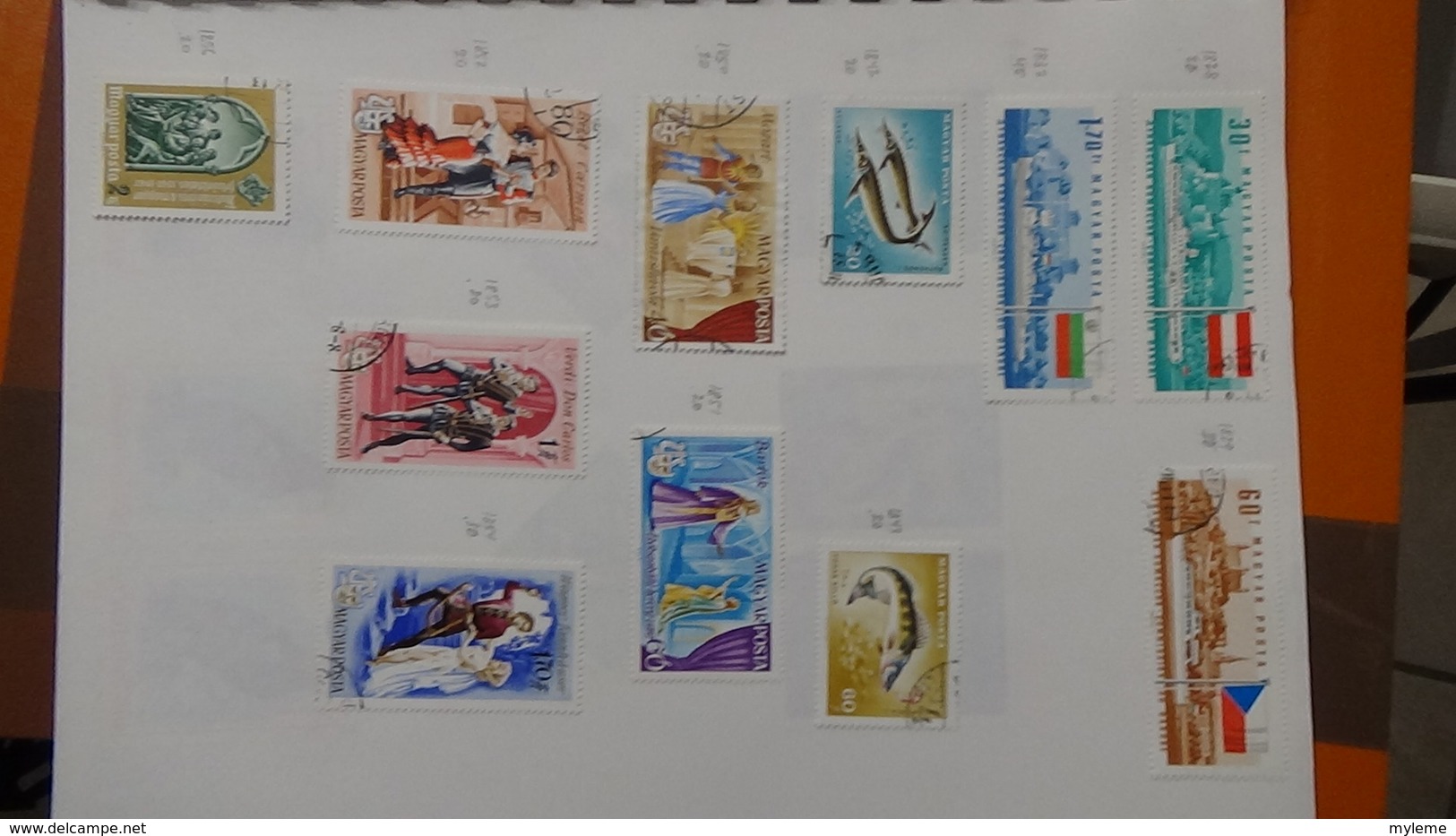 A239 Cahier de timbres de Hongrie dont fin de catalogue. A saisir !!! Voir commentaires