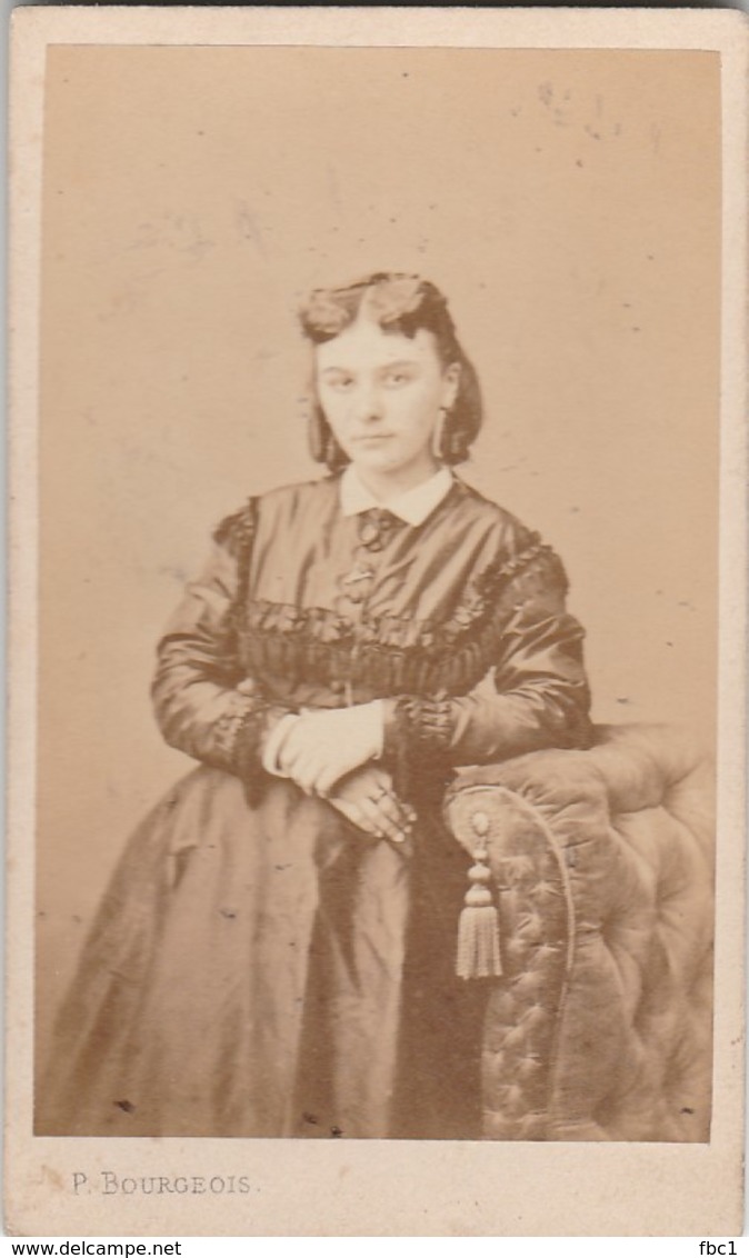 Photo CDV - Photographe: Paul Bourgeois à Chalon Sur Saône (Saône Et Loire) - Jeune Femme - Alte (vor 1900)