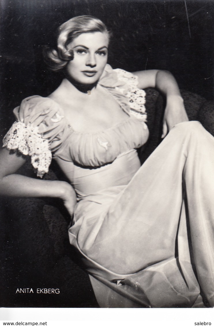 20-1760 ANITA EKBERG - Attori