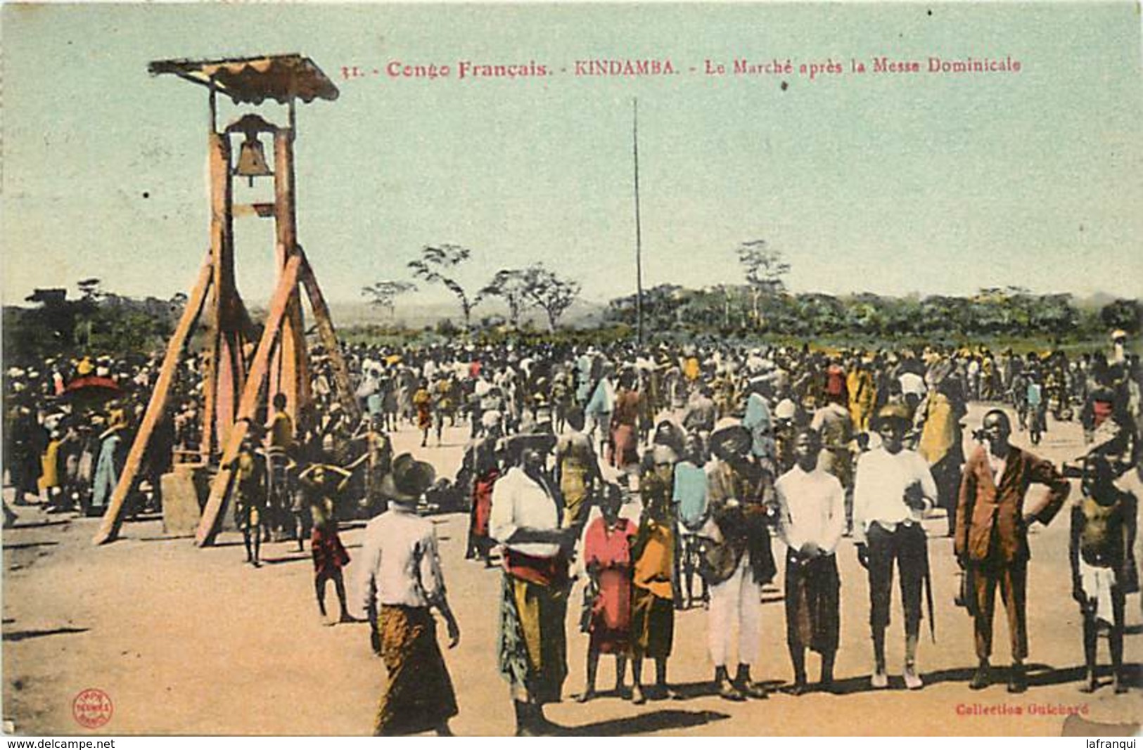 Pays Div-ref W637- Congo Francais - Kindamba - Le Marché Apres La Messe Dominicale - La Cloche - - Congo Français