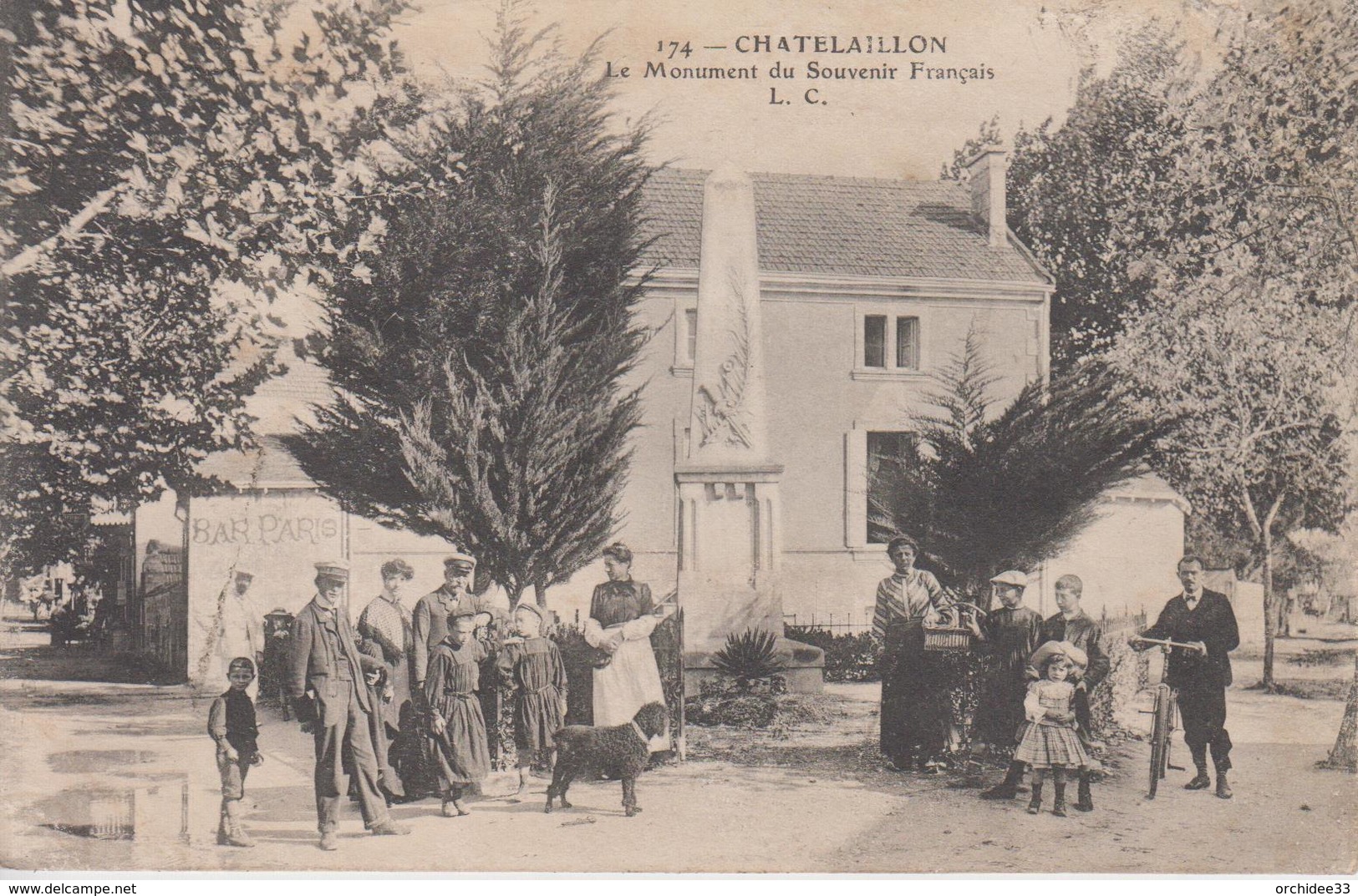 CPA Chatelaillon - Le Monument Du Souvenir Français (belle Animation) - Châtelaillon-Plage