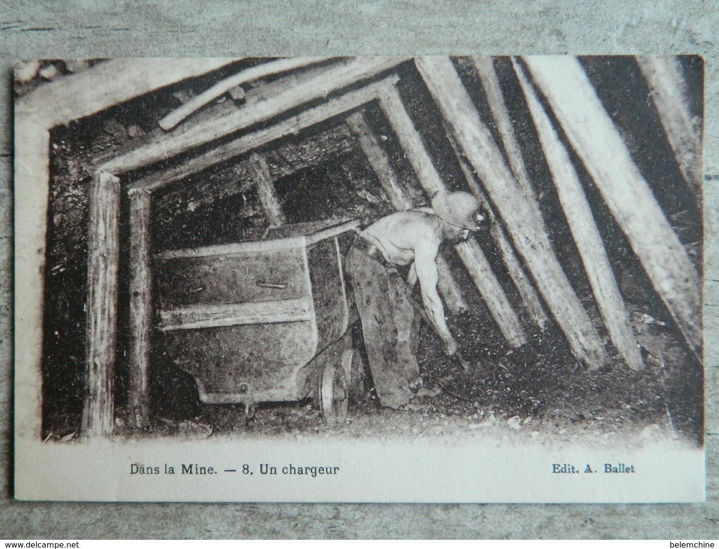 DANS LA MINE      UN CHARGEUR - Bergbau