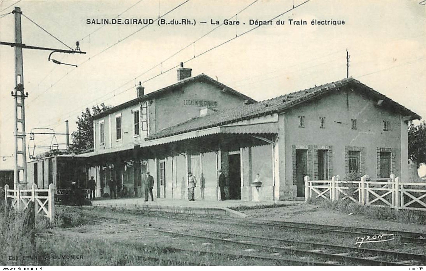 13 .n°  106899 .  Salin De Giraud .la Gare .depart Du Train Electrique . - Autres & Non Classés