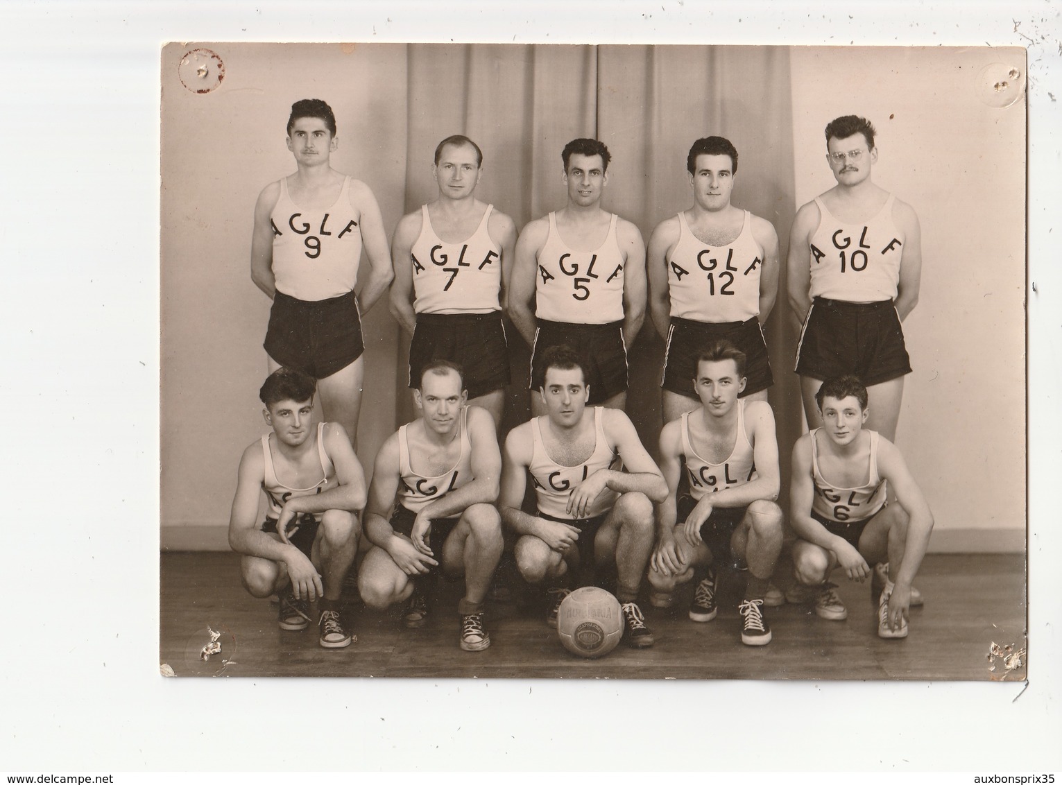 PHOTO - BASKET BALL - EQUIPE AGL DE FOUGERES (DEBUT ANNEE 50) - PHOTO NICOLAS - 35 - Andere & Zonder Classificatie