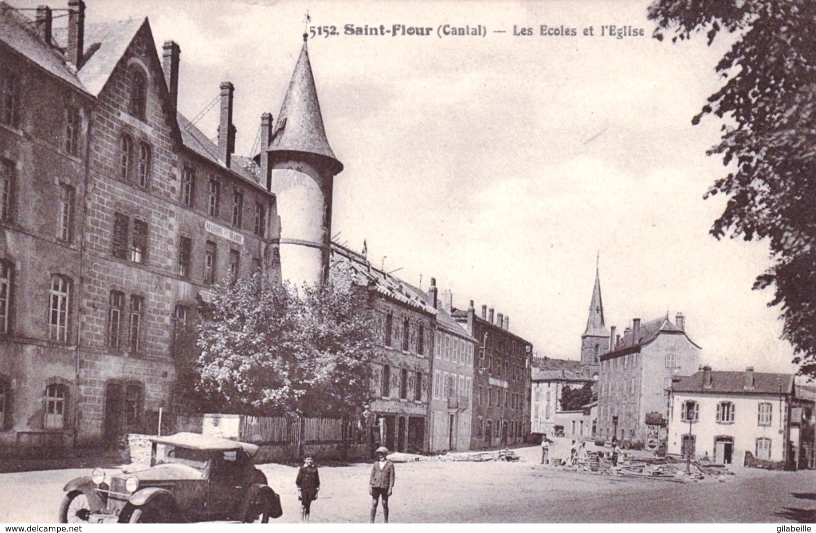 15 - Cantal - SAINT FLOUR - Les Ecoles Et L Eglise - Animée - Saint Flour