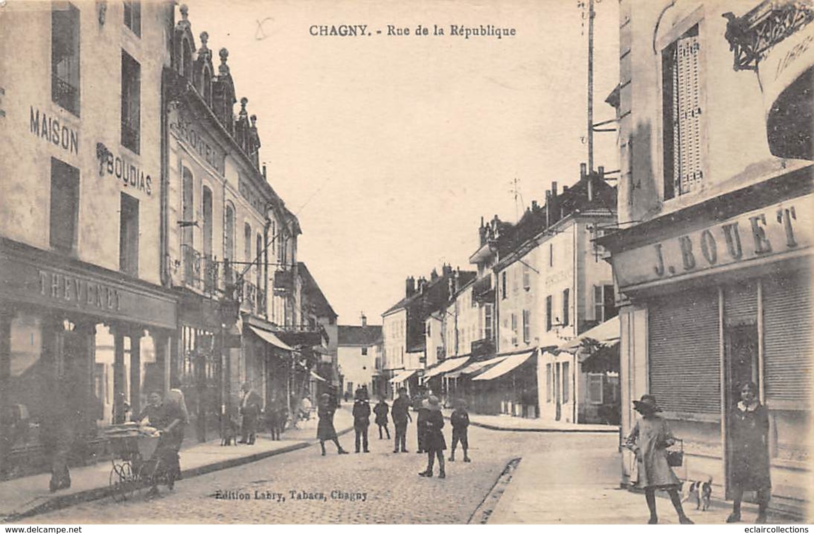 Chagny      71     Rue De La République        (voir Scan) - Chagny