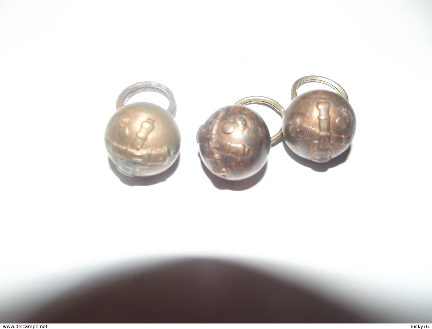 3 Boutons Grelots AVT Et Cie Paris - Botones