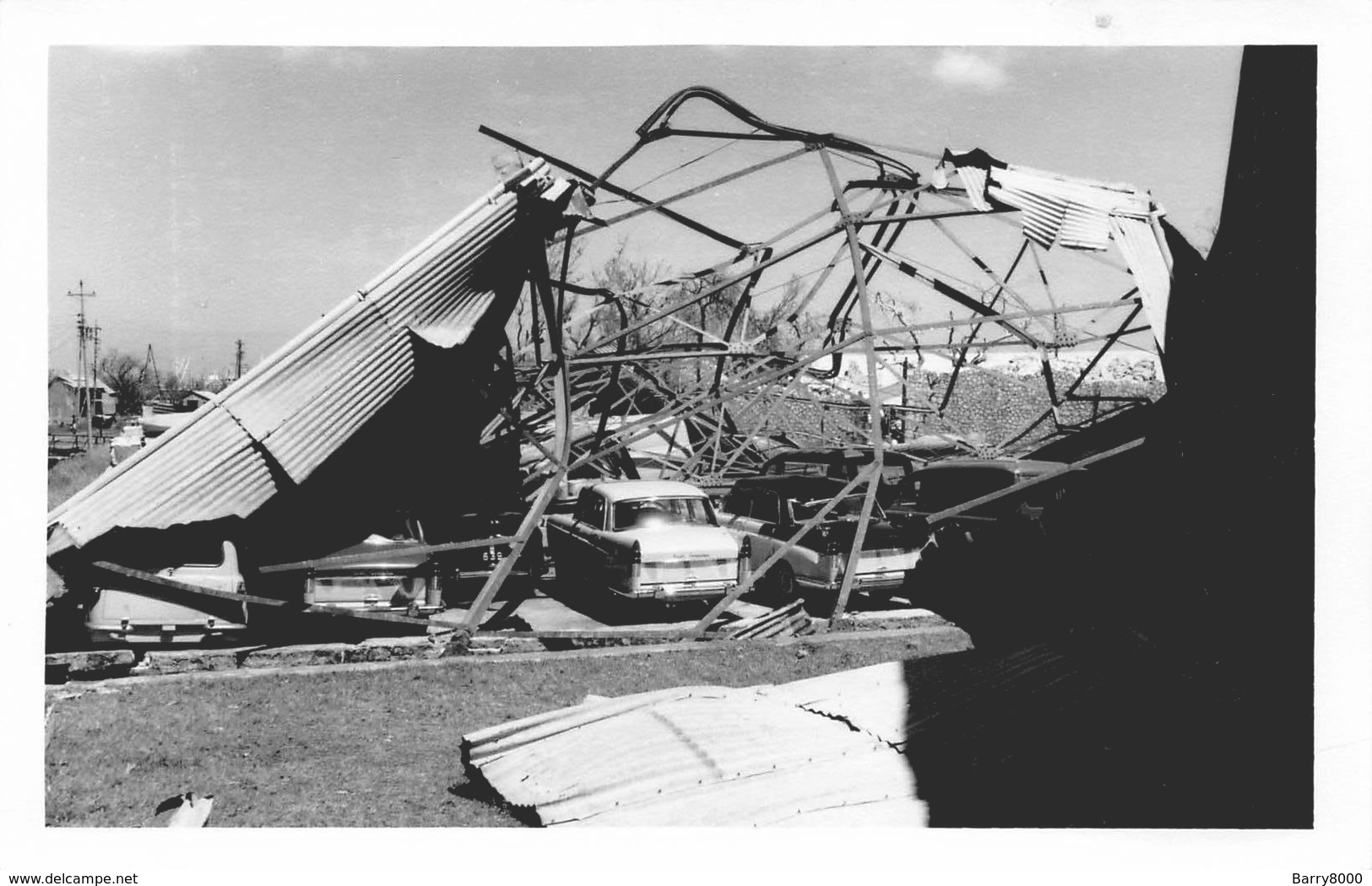 Afrika Afrique Mauritius Photos H T Hardy Thomas ILE MAURICE, Cyclone Carol 1960 Photo Voitures    Barry 1924 - Maurice