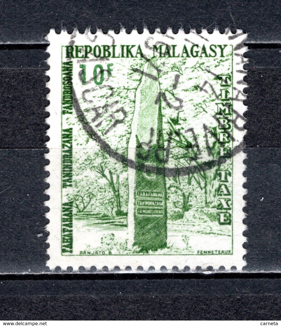 MADAGASCAR   TAXE  N° 46  OBLITERE   COTE 0.30€  PAYSAGE MONUMENT - Madagascar (1960-...)