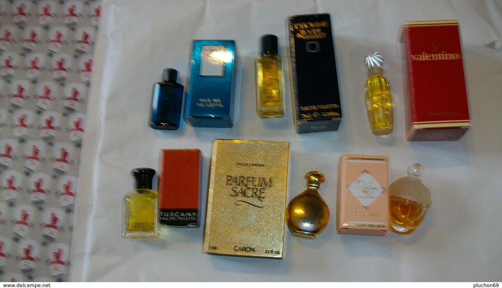 Miniature De Parfum Lot 6 Bouteilles Différentes Avec Boites Les Bouteilles Sont Pleines - Miniatures Femmes (avec Boite)