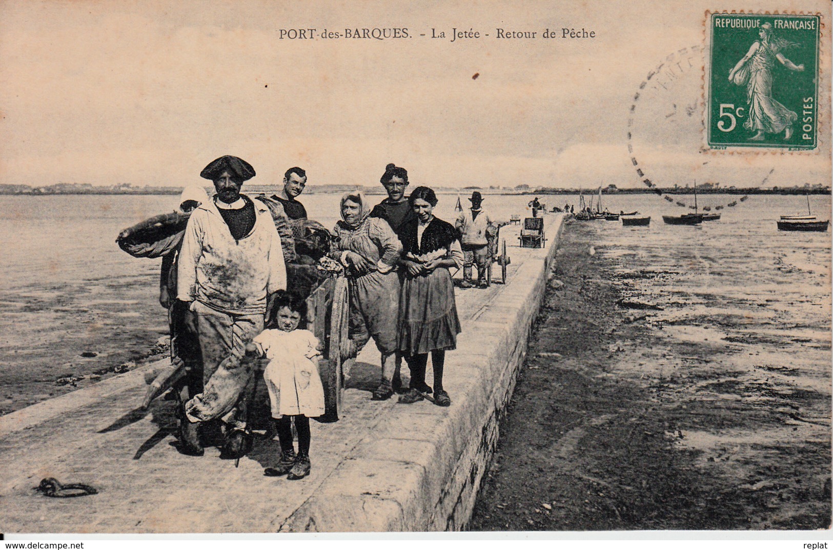 17  PORT DES BARQUES  LA JETEE   RETOUR DE PECHE - Sonstige & Ohne Zuordnung